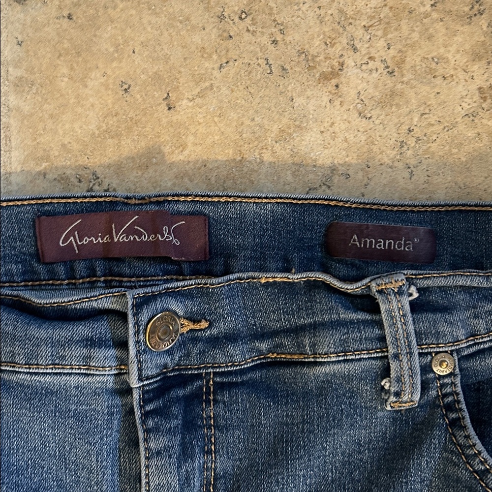 Gloria Vanderbilt Amanda Blue Jeans - Picture 6 of 10